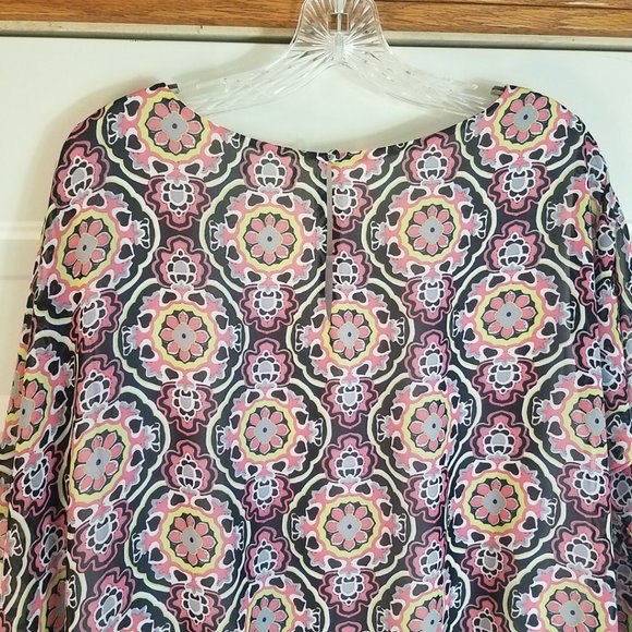 Women's Semi Sheer Flower Power Hearts Surround Top Shirt & Tank Top Set - Picture 8 of 14